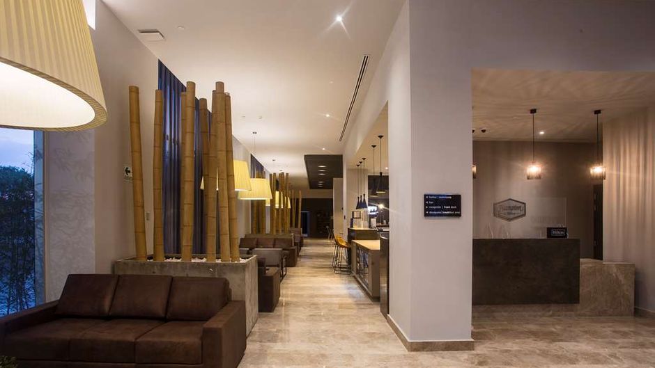Hampton by Hilton David Lobby
