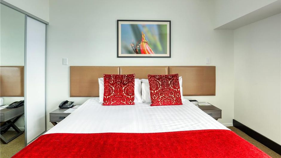 Ramada Stes by Wyndham Pacific Centre Room