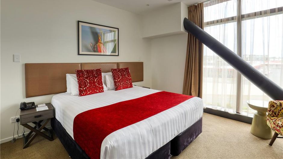 Ramada Stes by Wyndham Pacific Centre Room