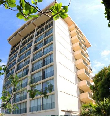 Courtleigh Hotel & Suites