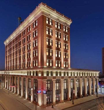 The Central Station, Curio Collection