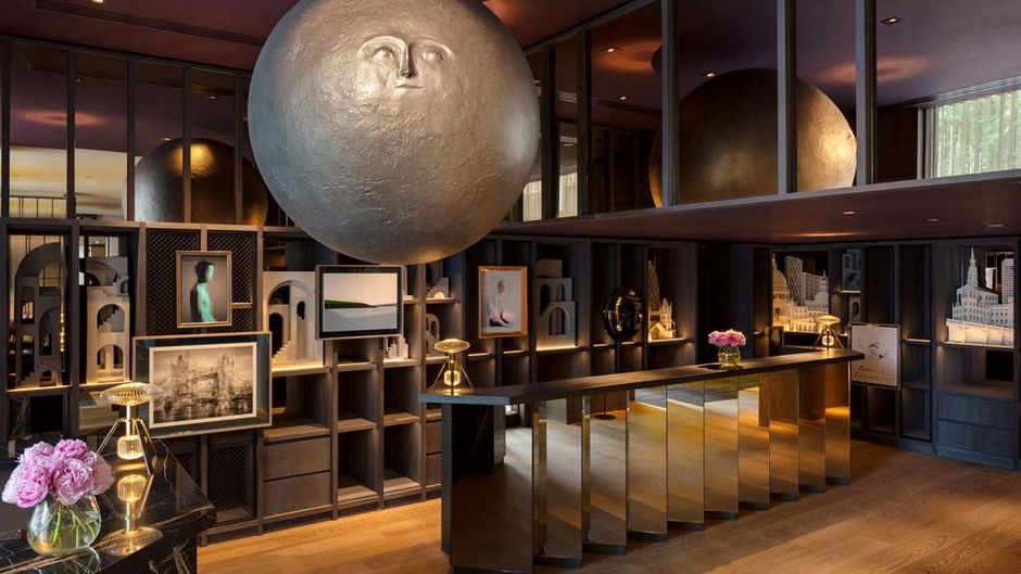 The Londoner Lobby