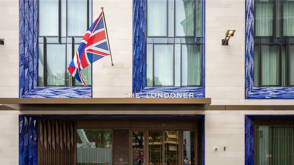 The Londoner Exterior