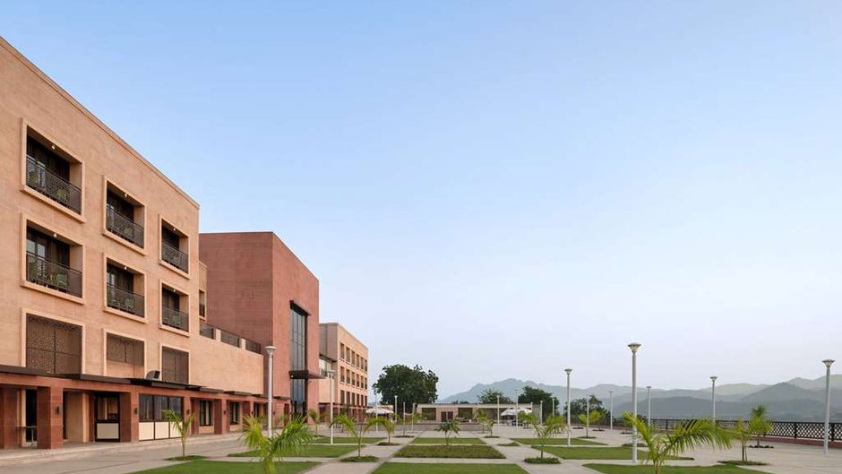 Ramada Encore By Wyndham Statue of Unity Exterior