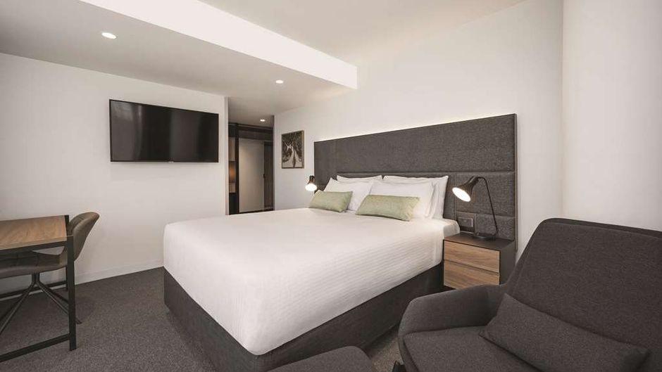 Vibe Hotel Melbourne Room
