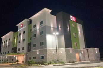 Best Western Plus Mid County