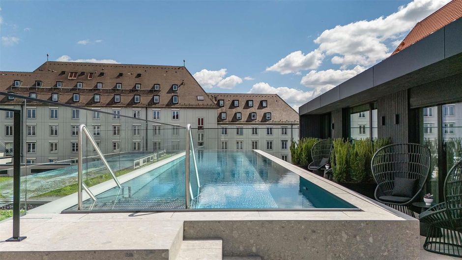 Hotel Maximilian's Pool