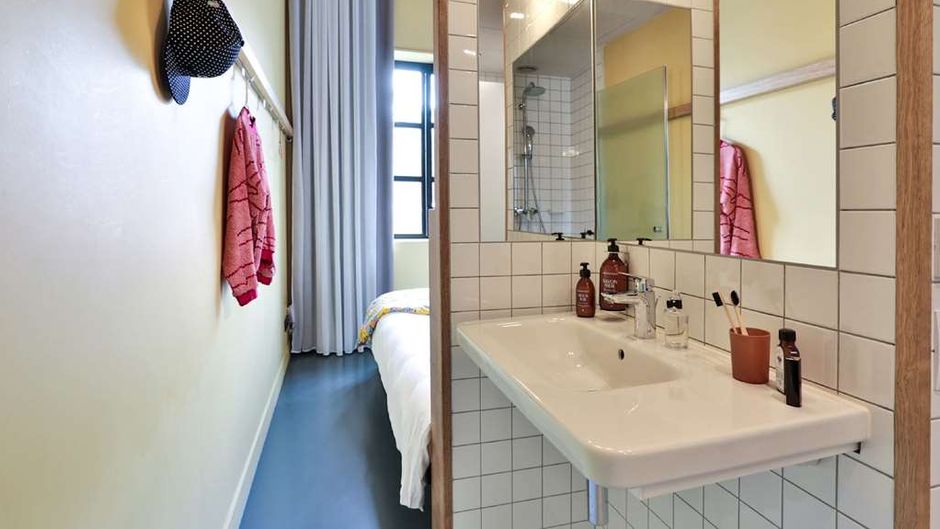 MOB Hotel Paris les Puces Room