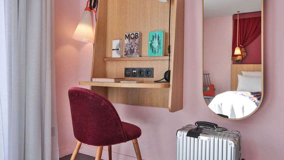 MOB Hotel Paris les Puces Room