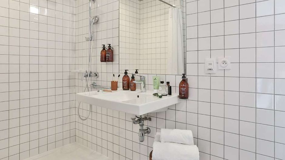 MOB Hotel Paris les Puces Room