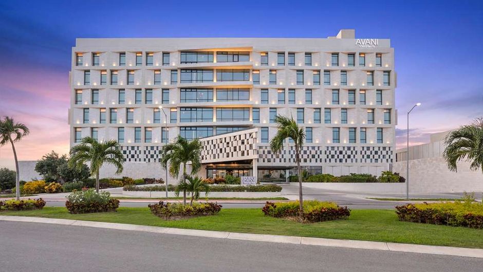 NH Cancun Airport Exterior