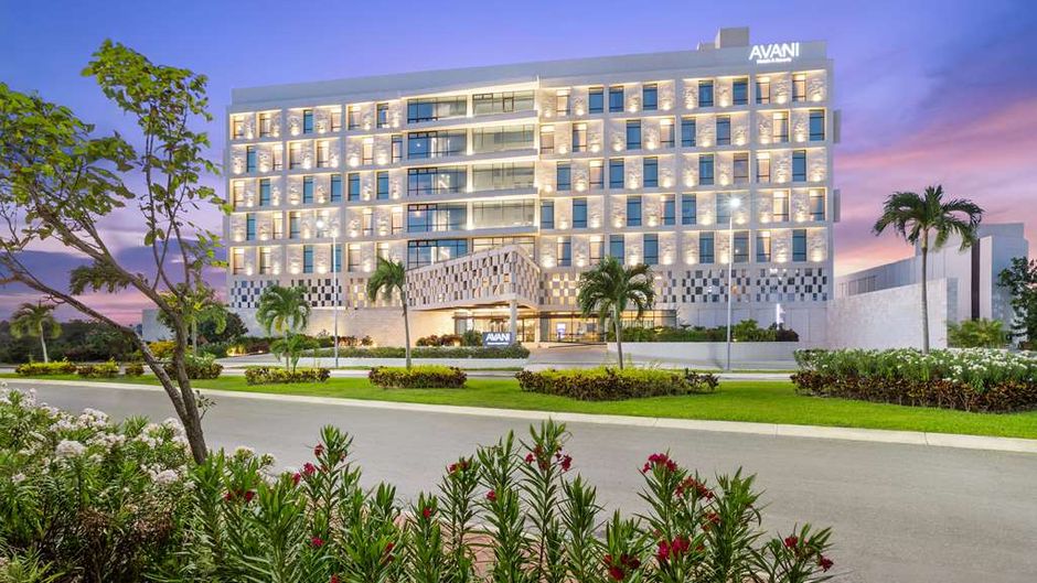 NH Cancun Airport Exterior