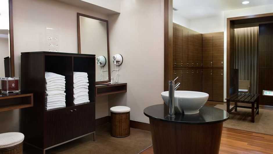 Lakeshore Hotel Metropolis Spa