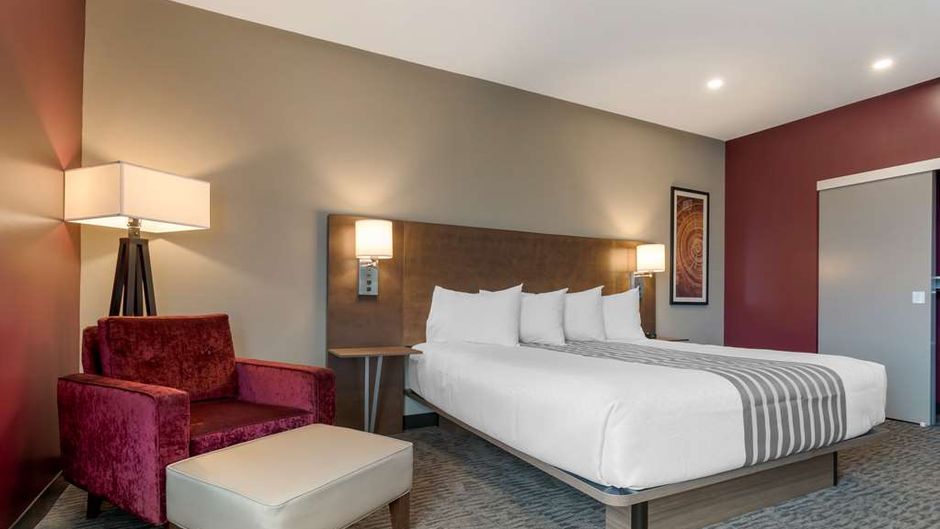 Best Western Plus Dauphin Room