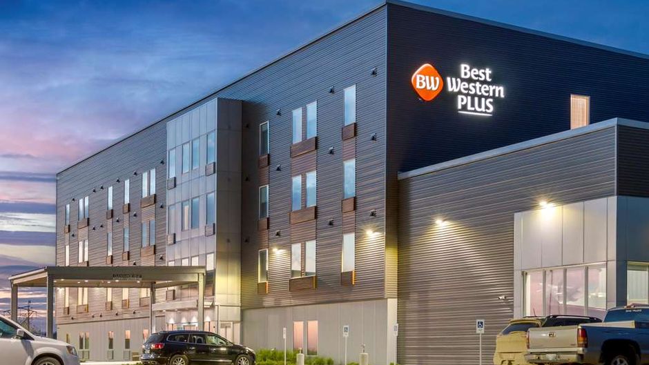 Best Western Plus Dauphin Exterior