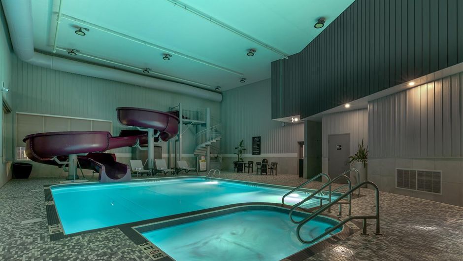 Best Western Plus Dauphin Pool