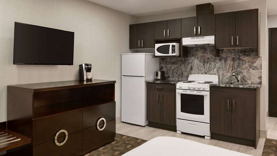 Days Inn by Wyndham Wainwright Room
