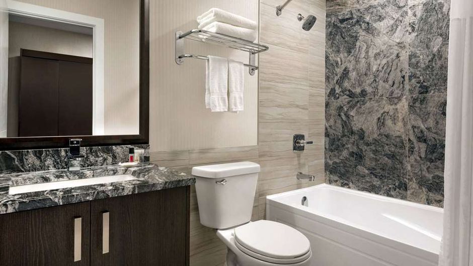Days Inn by Wyndham Wainwright Room