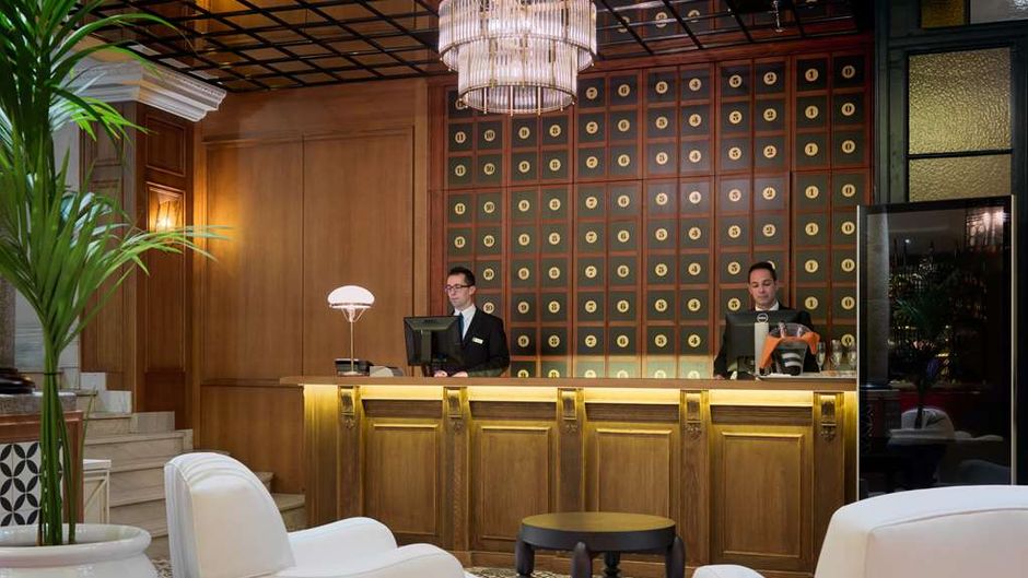 H10 Villa de la Reina Lobby
