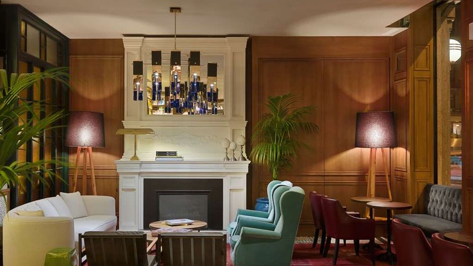H10 Villa de la Reina Lobby