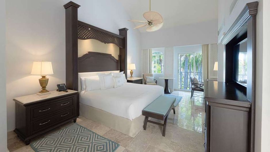 Royal Hideaway Playacar Suite