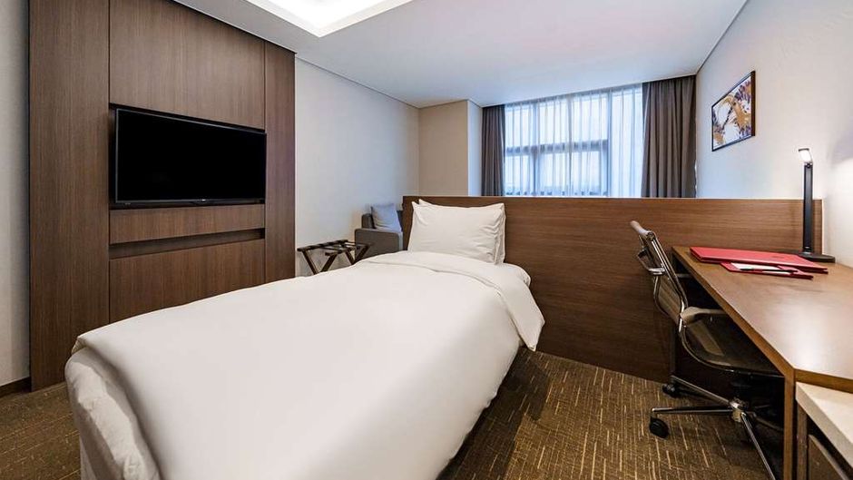 Ramada Encore by Wyndham Busan Station Room