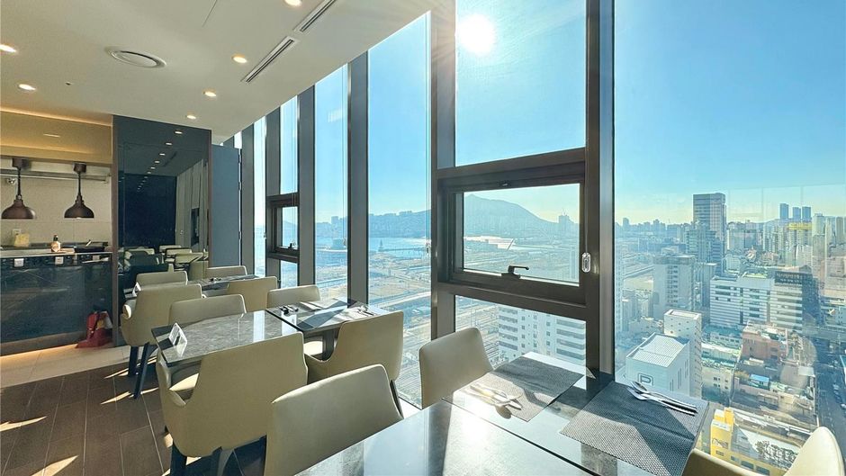 Ramada Encore by Wyndham Busan Station Restaurant