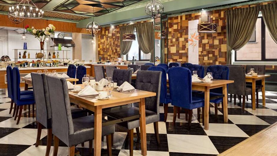 Ramada by Wyndham Shymkent Restaurant