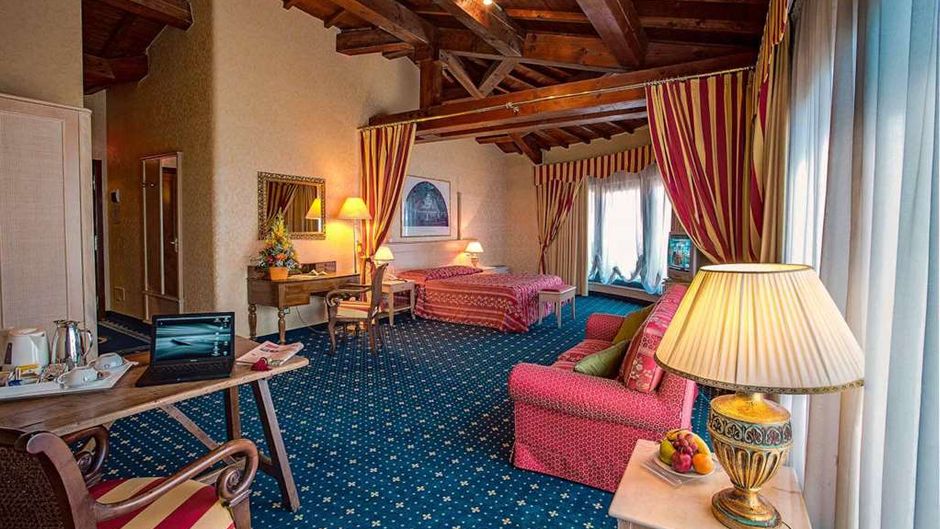 Hotel Orologio Suite