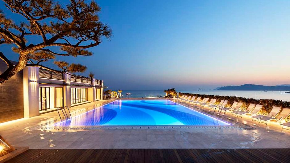 Paradise Hotel Busan Pool