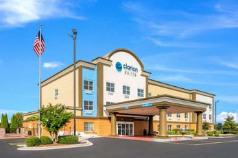Clarion Pointe Huntsville Airport