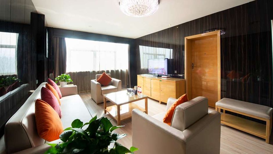 Ramada Encore by Wyndham Kaili West Room