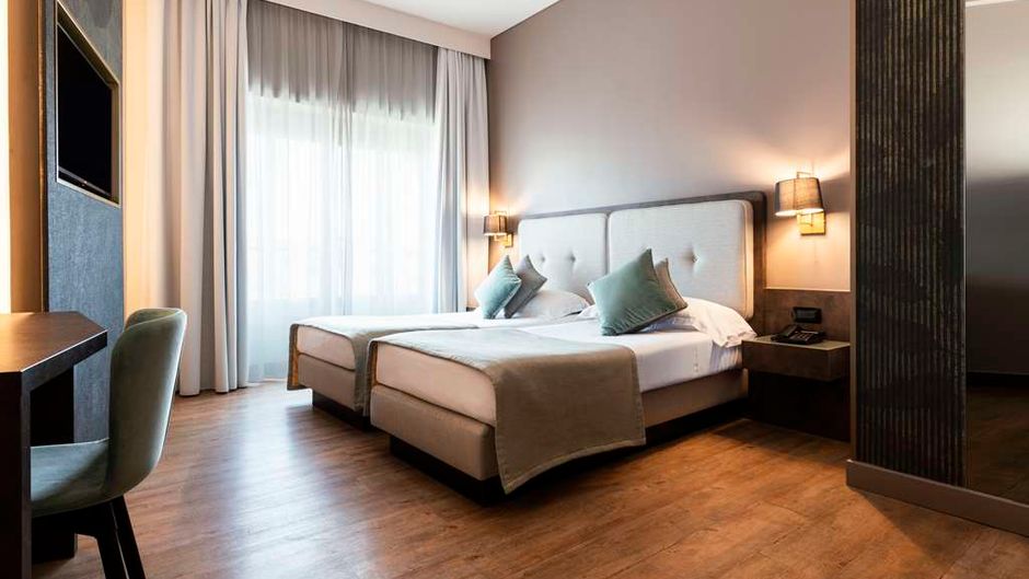 Hotel King Room