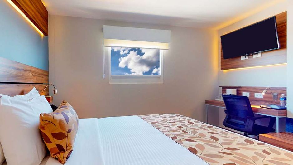 Sleep Inn Queretaro Room
