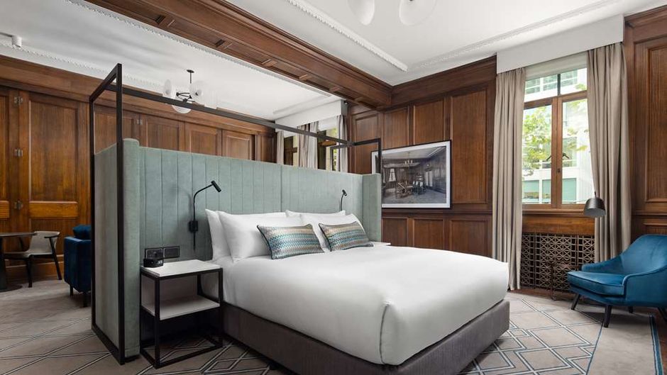 Hilton Melbourne Little Queen Street Room