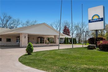 Days Inn by Wyndham Whitmore Lake