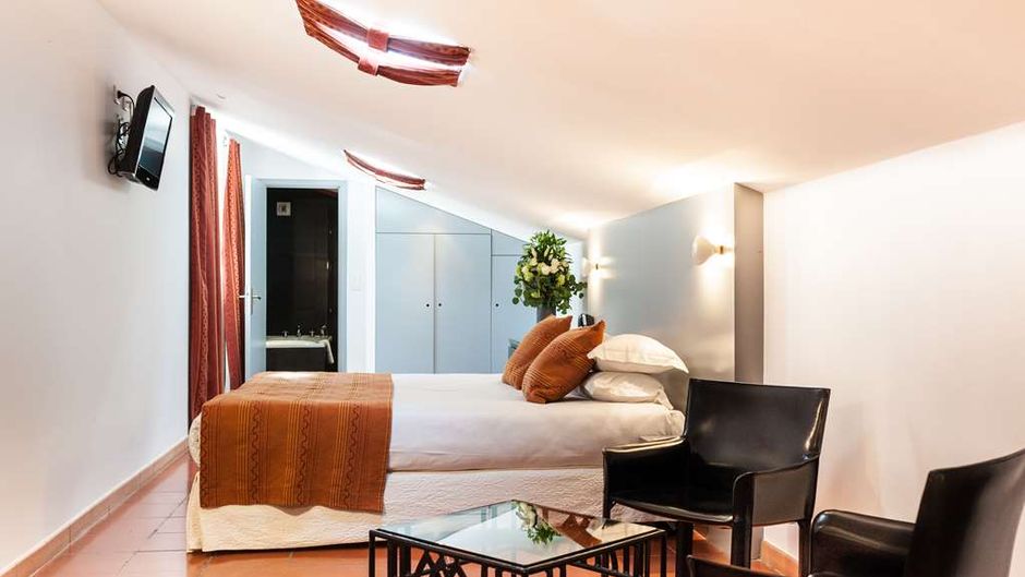 Cloitre St Louis Hotel Room