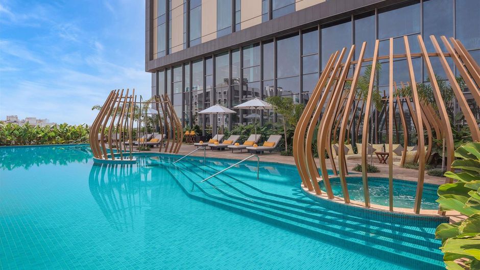 Radisson Blu Hotel & Spa Nashik Pool