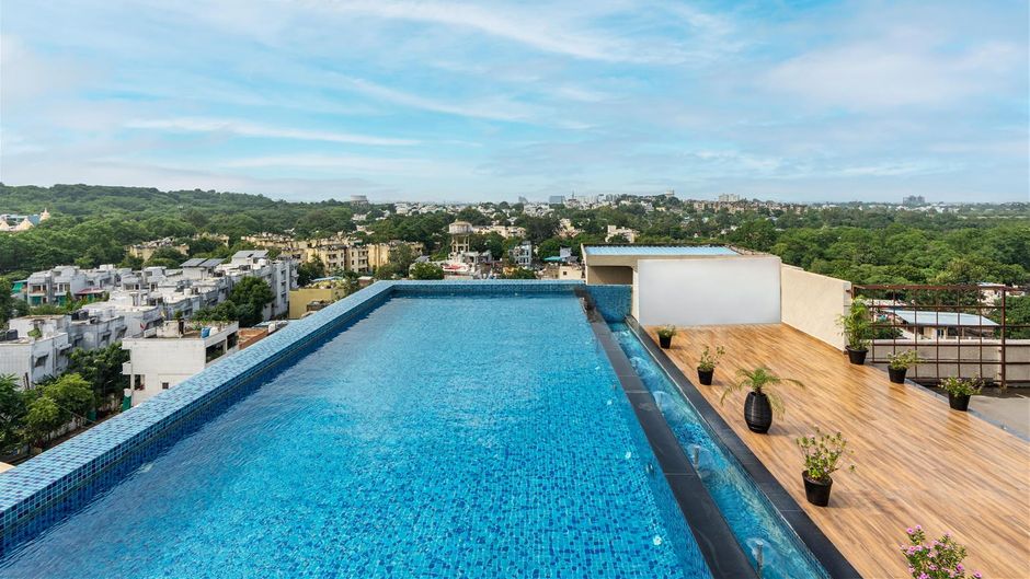 Radisson Bhopal Pool