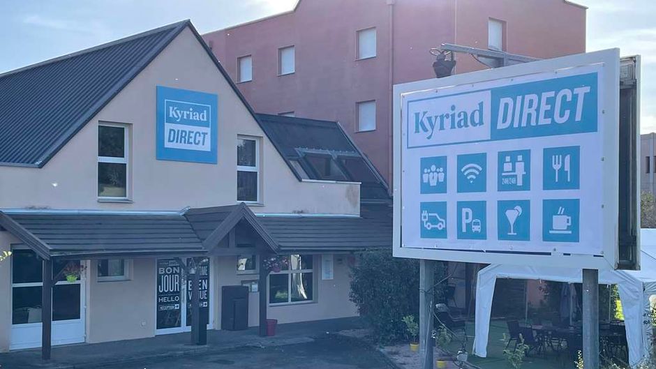 Hotel Kyriad Direct Lure Exterior