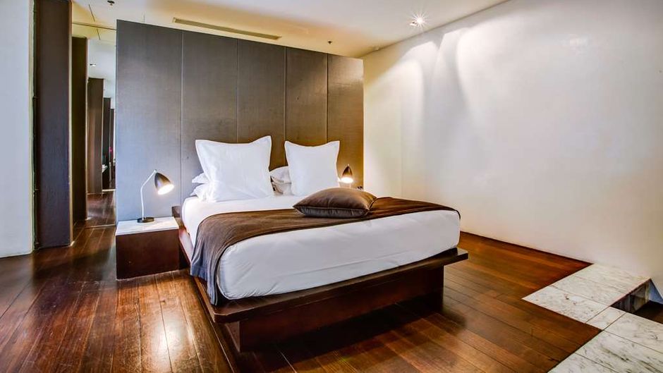 Establishment Hotel Suite