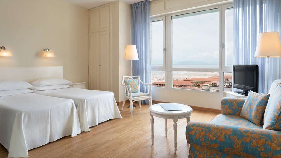 Sina Astor Room