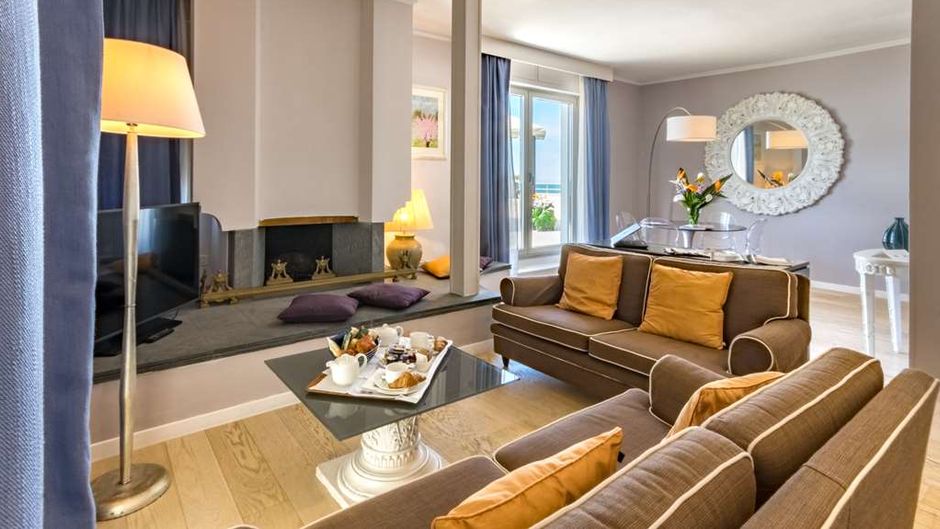 Sina Astor Suite
