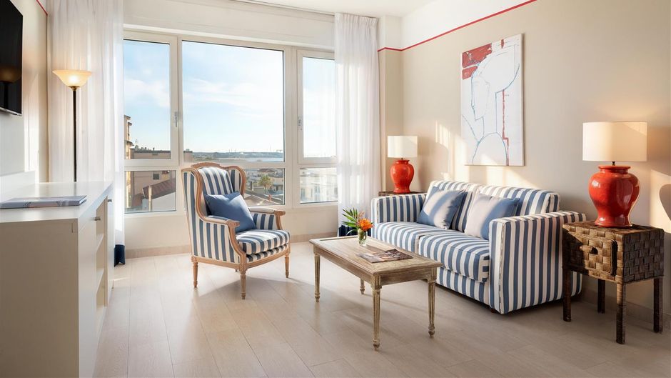 Sina Astor Suite