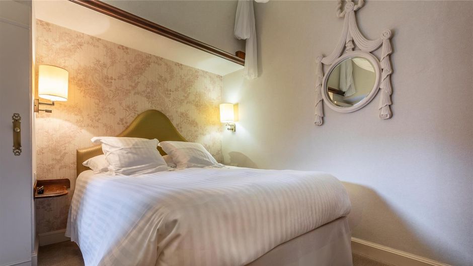 Le Sphinx Hotel Room