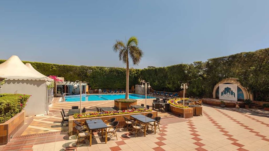 Sonesta Hotel Tower & Casino Pool