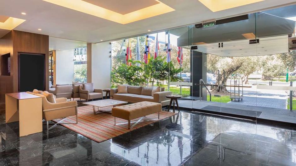 Sonesta Hotel El Olivar Lobby