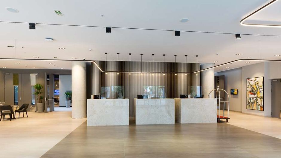 Hotel Mona Plaza Lobby