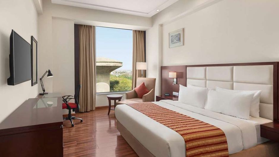 Ramada by Wyndham New Delhi Pitampura Room