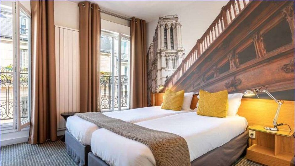 Le 20 Prieure Hotel Room